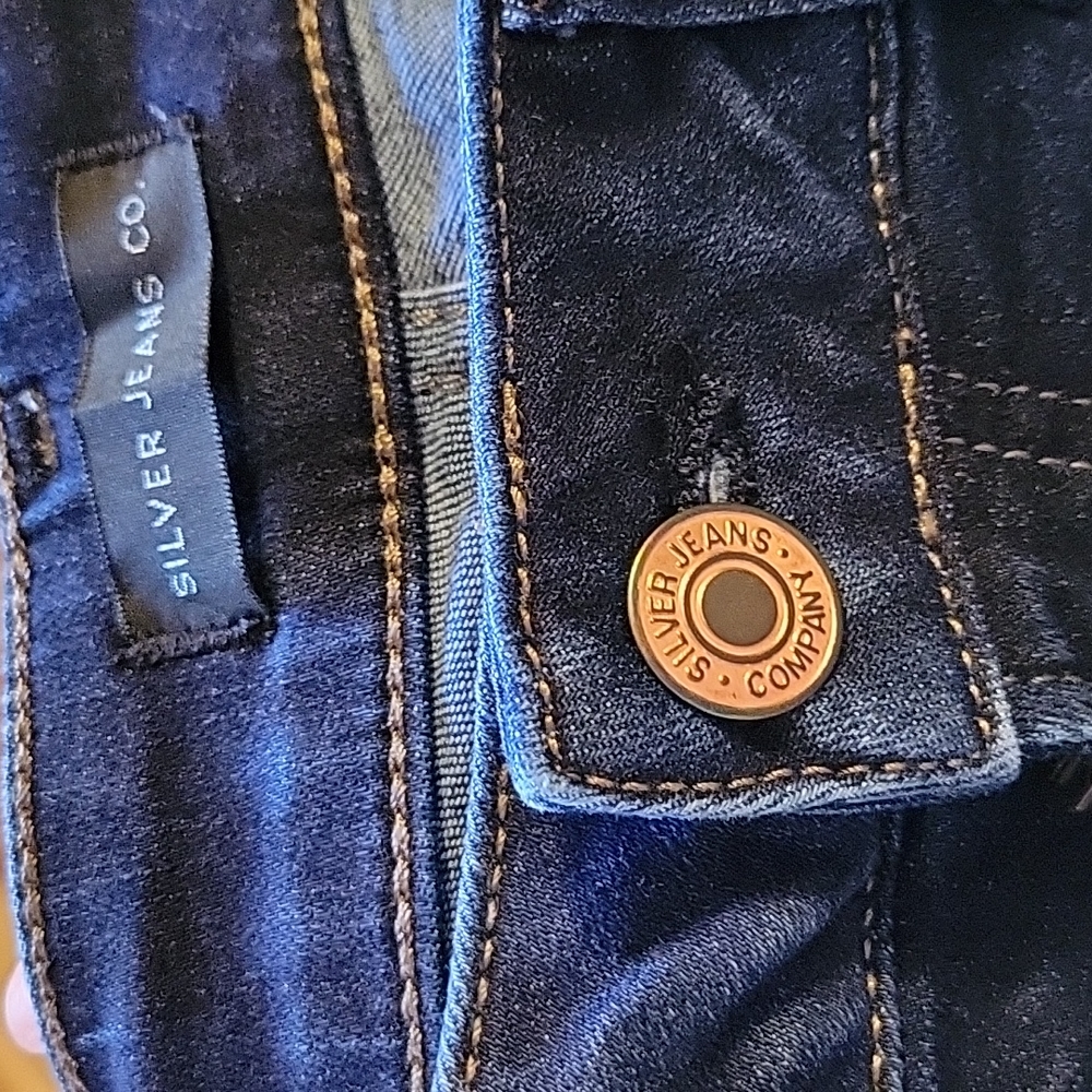 Silver Jeans - Picture 9 of 9